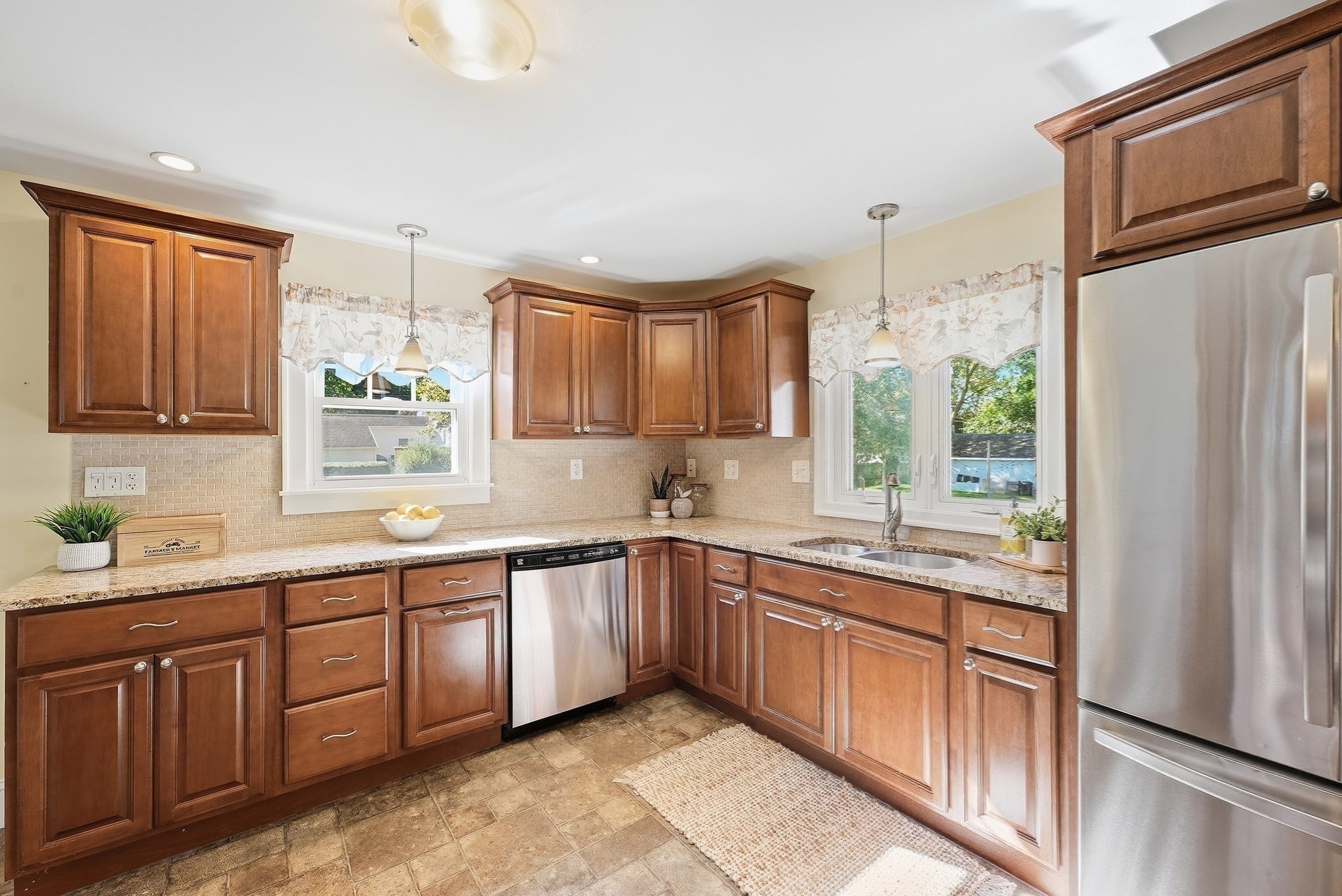 25 Dearborn Street Property Photo 4