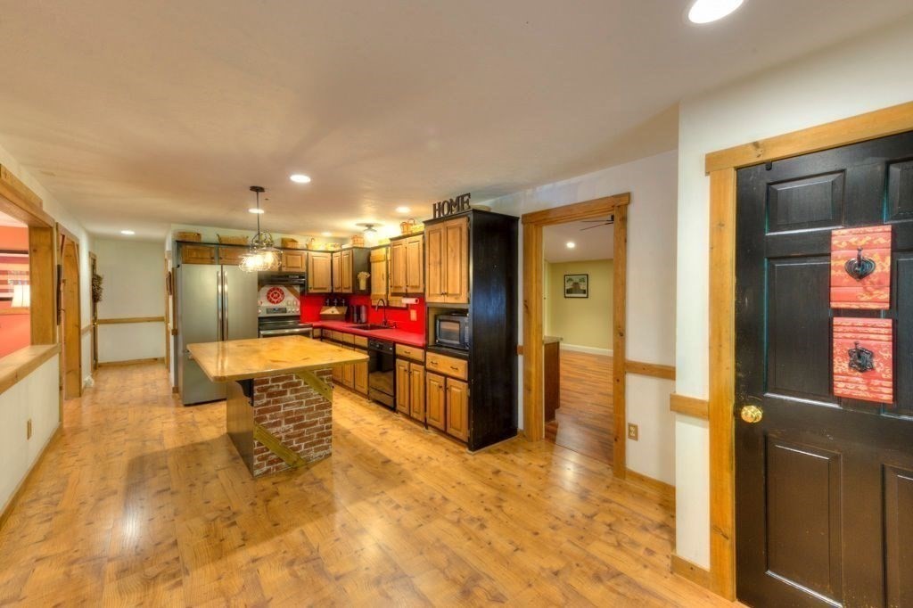 352 Lake Ave. Property Photo 6