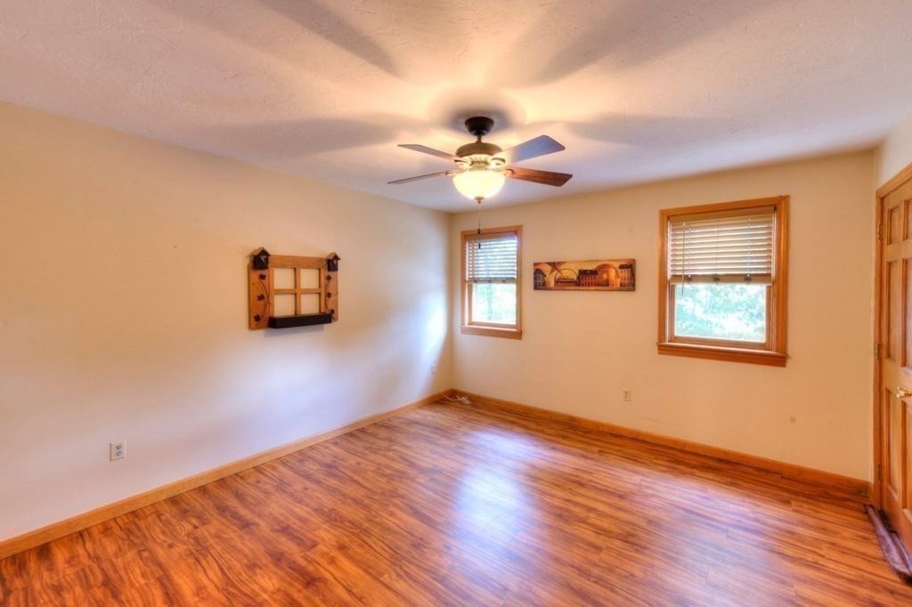 352 Lake Ave. Property Photo 13