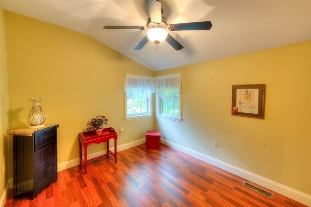 352 Lake Ave. Property Photo 18
