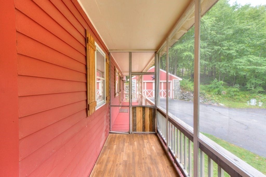 352 Lake Ave. Property Photo 22