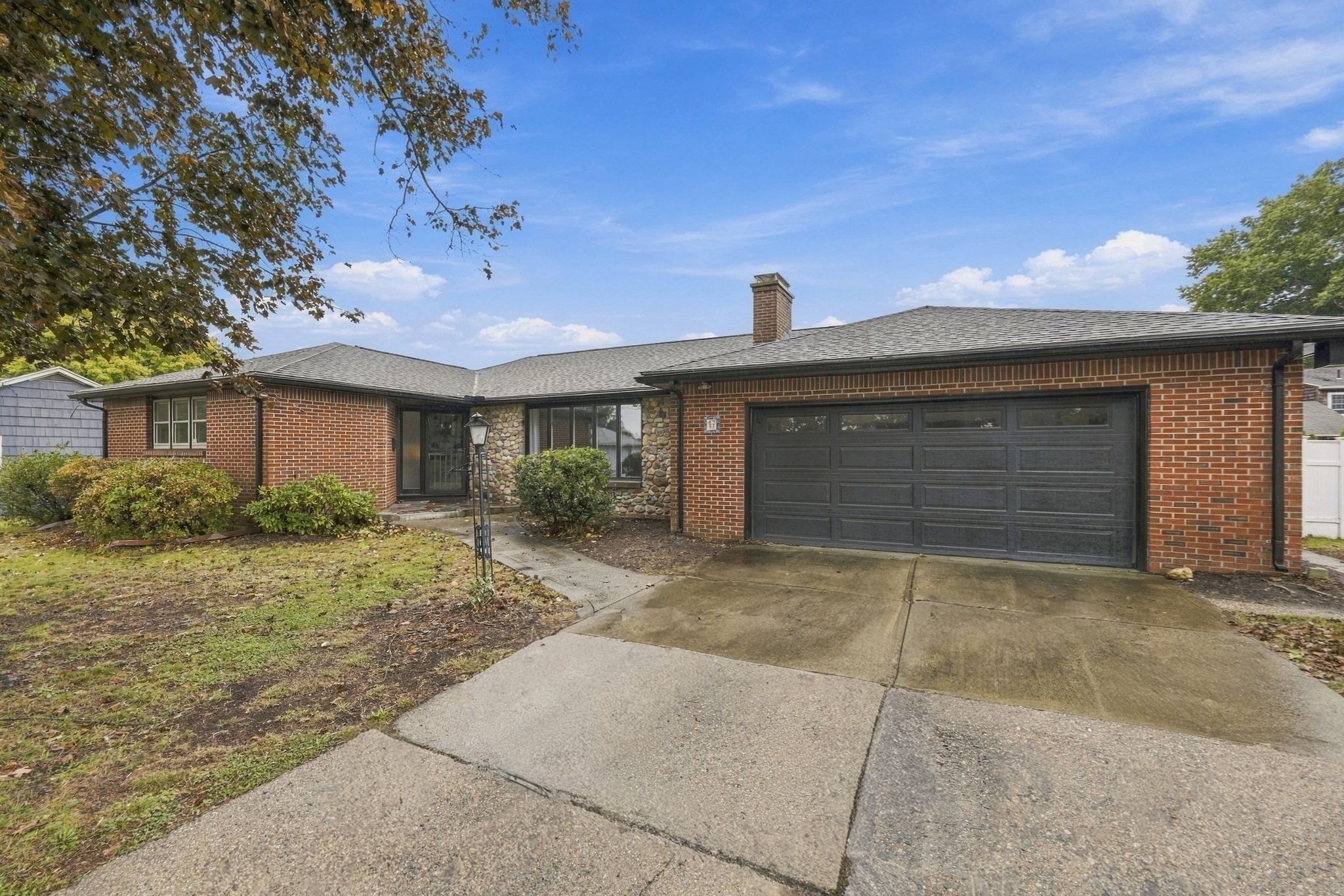 17 Oakridge St Property Photo 1