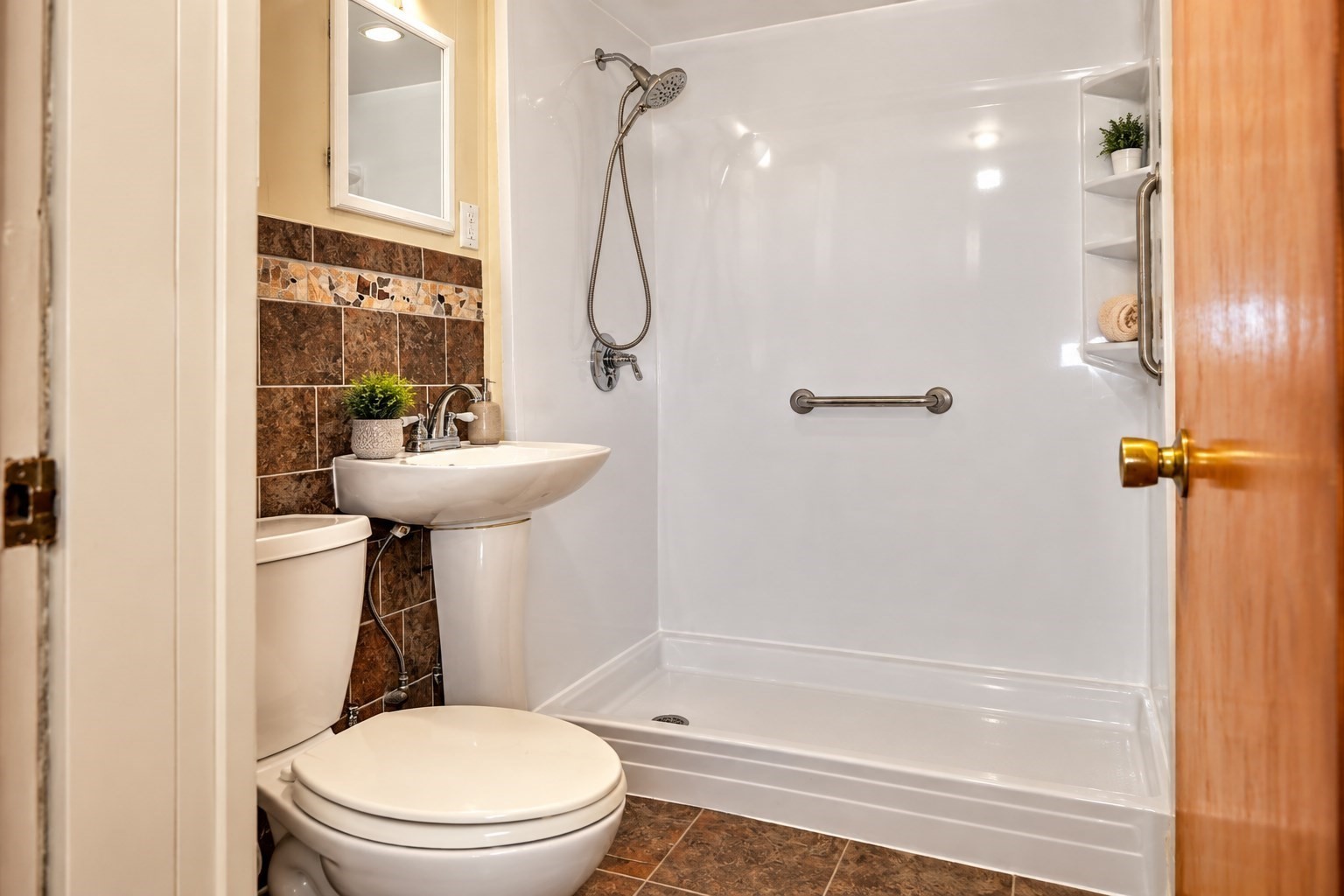 43 Mckinley St. Property Photo 14