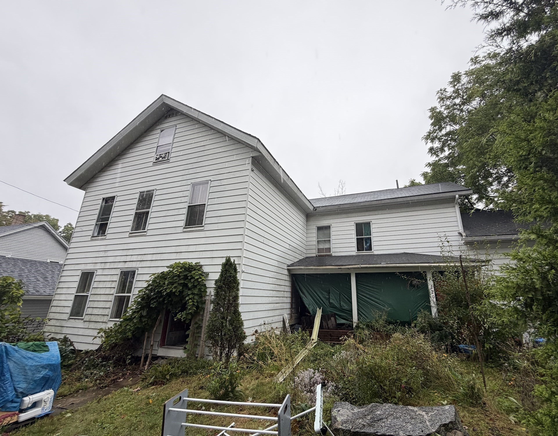 220 Park St Property Photo 1
