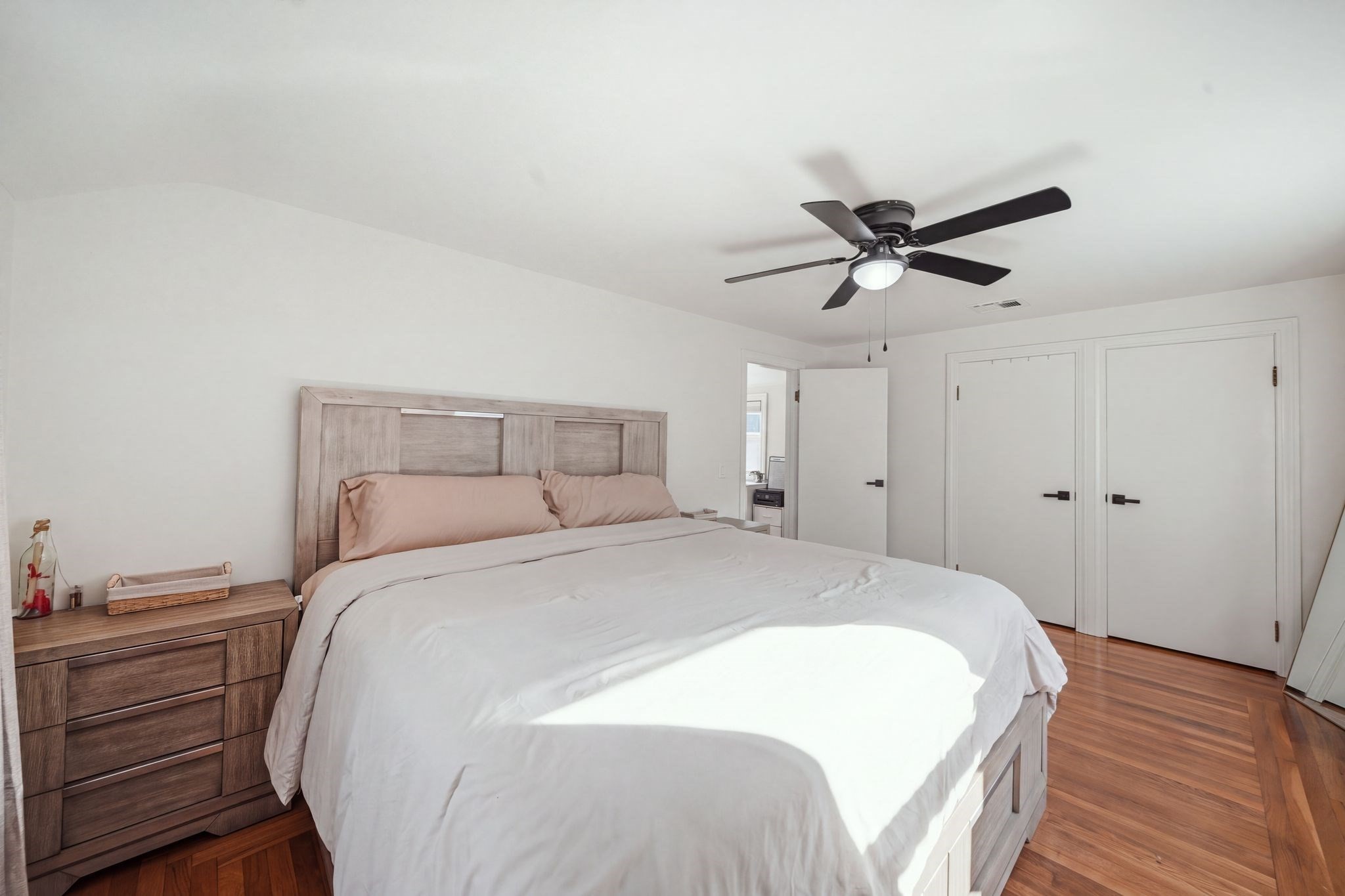 856 Newport Ave Property Photo 20