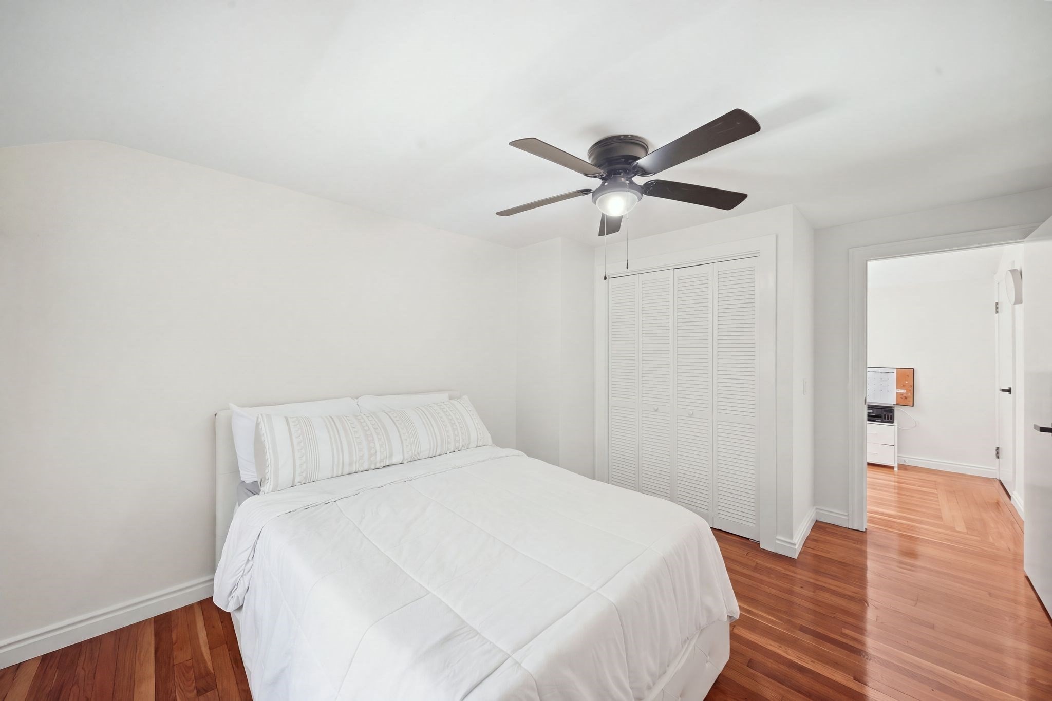 856 Newport Ave Property Photo 23