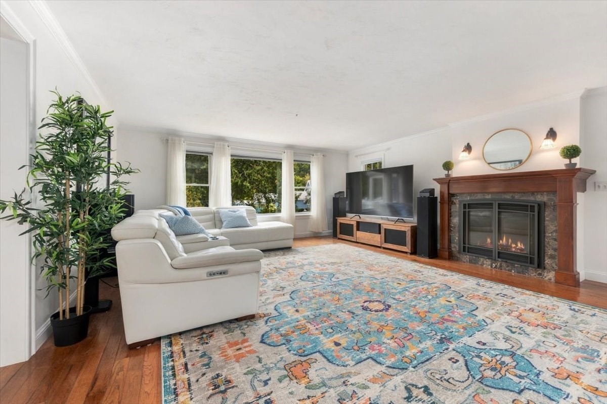 276 East Street Property Photo 4