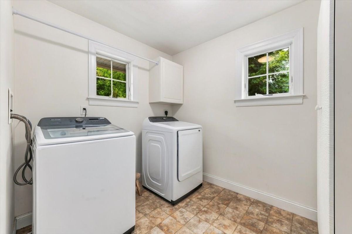 276 East Street Property Photo 7