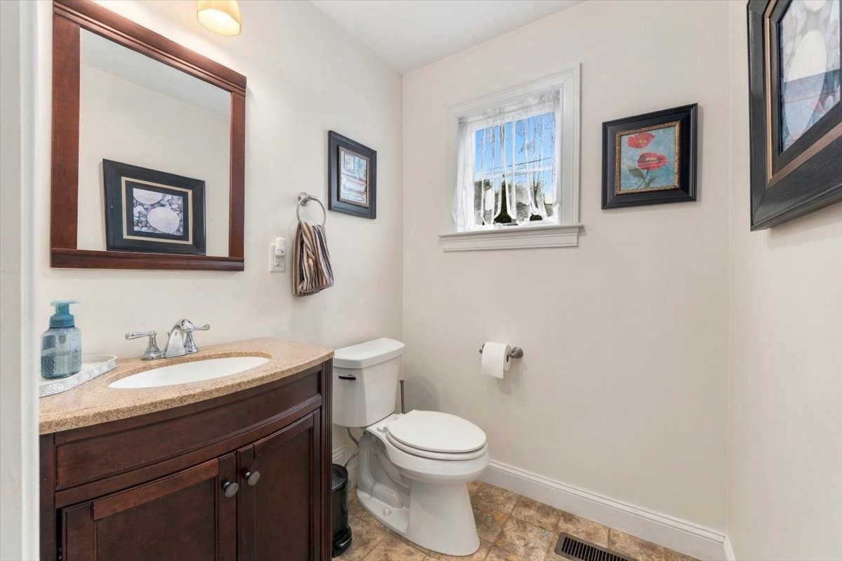 276 East Street Property Photo 12
