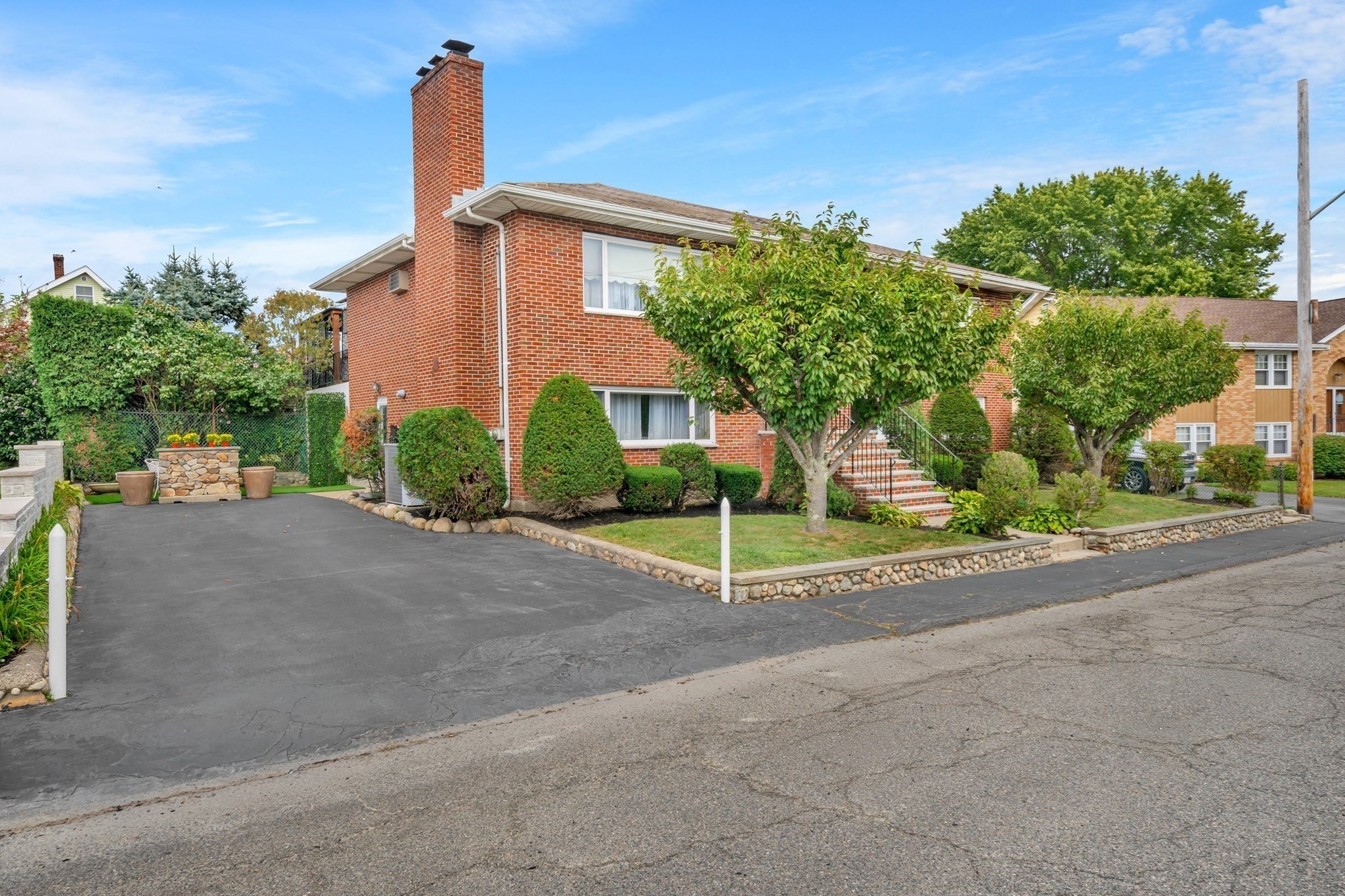 32 Robert Rd Property Photo 2