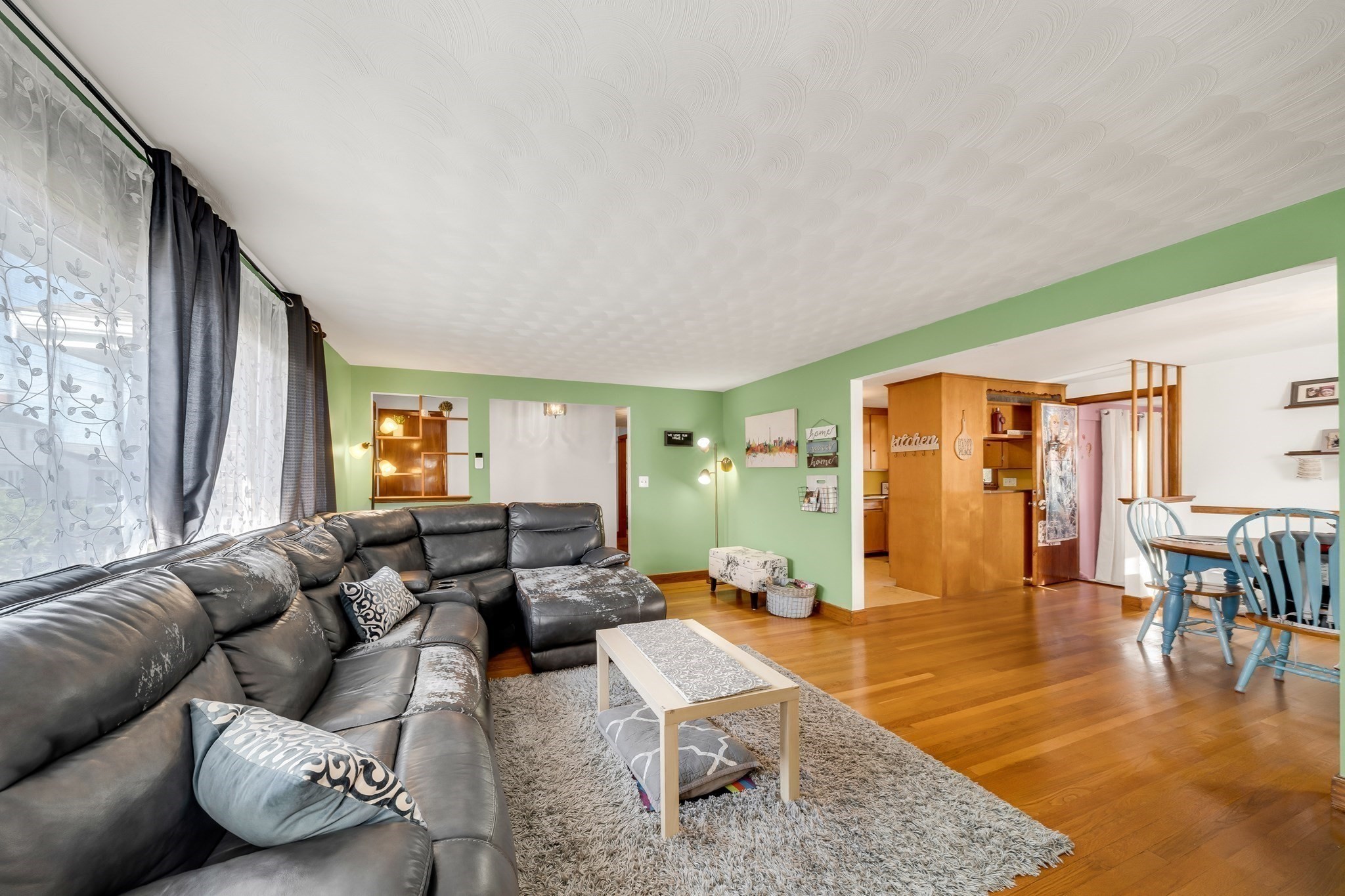 45 Sigourney St Property Photo 5