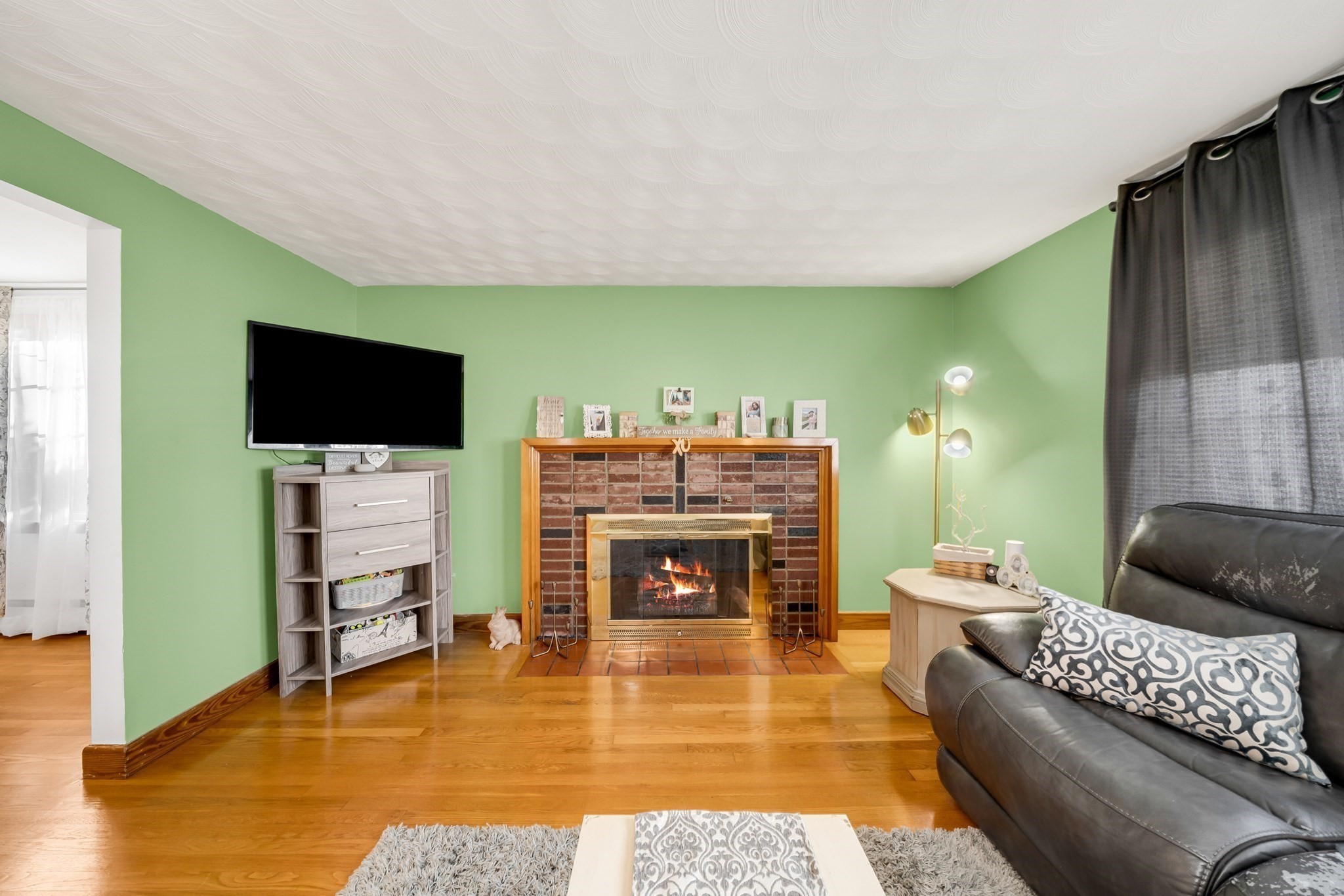 45 Sigourney St Property Photo 6