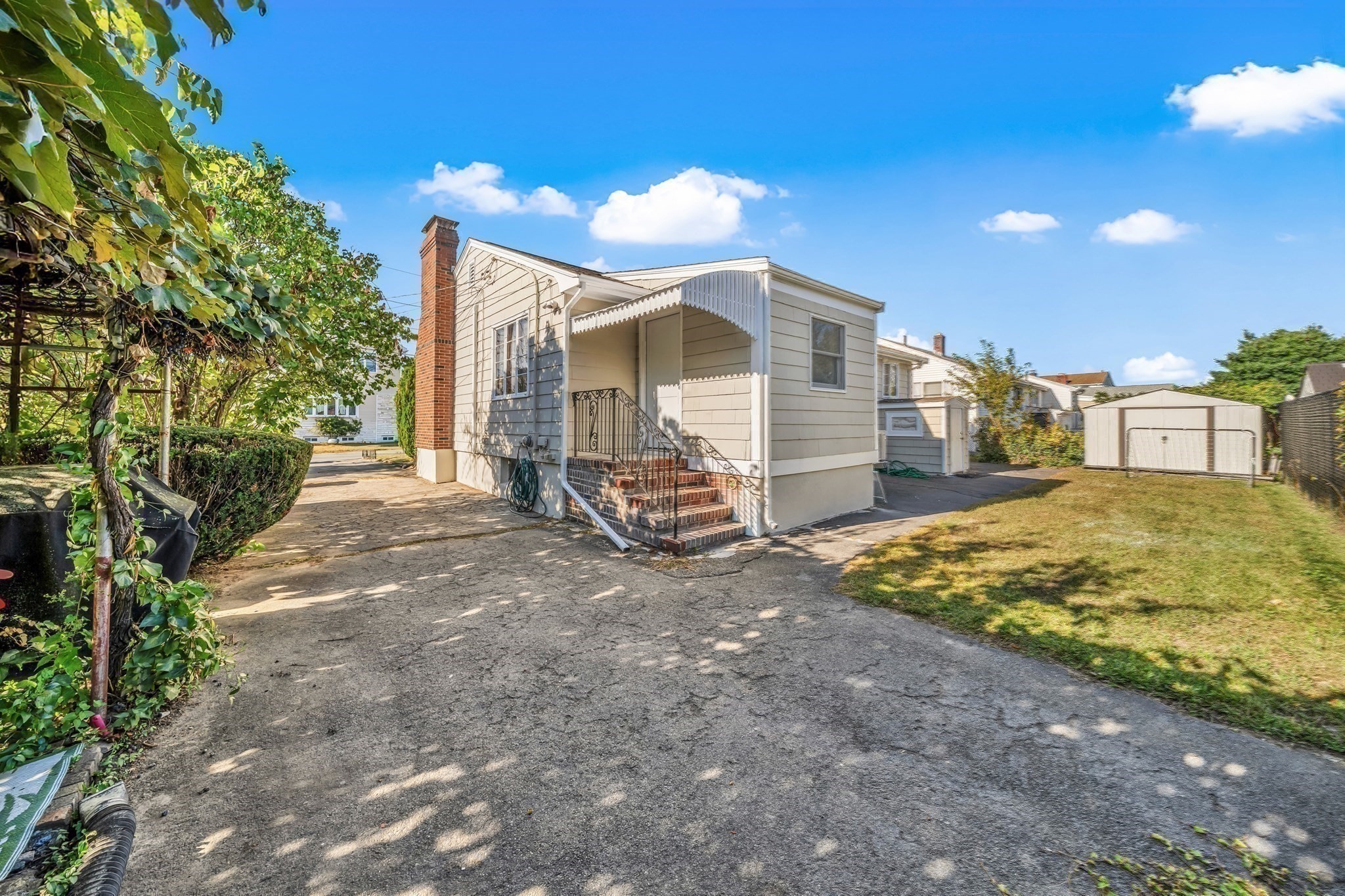45 Sigourney St Property Photo 24