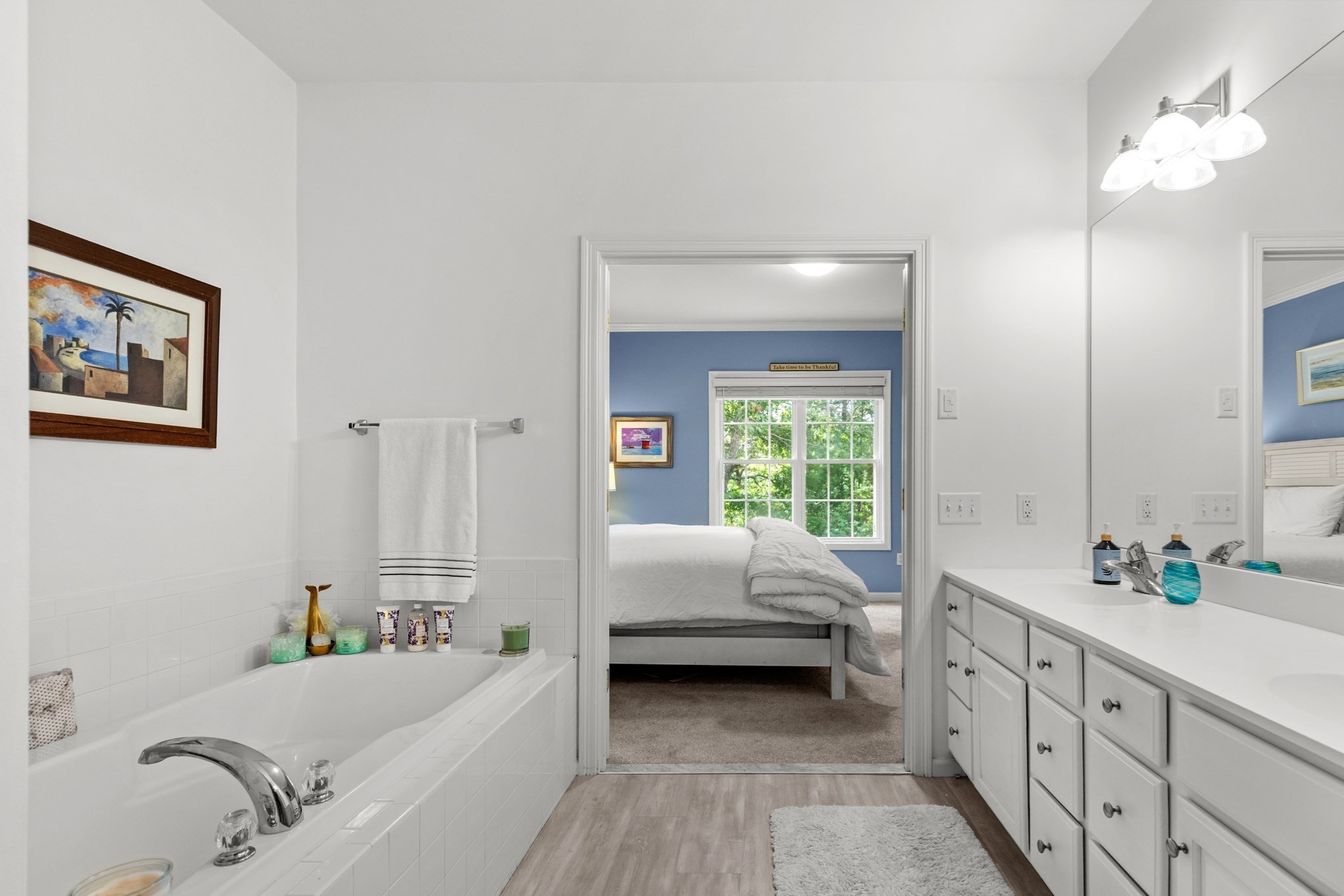 7 White Trellis Property Photo 30