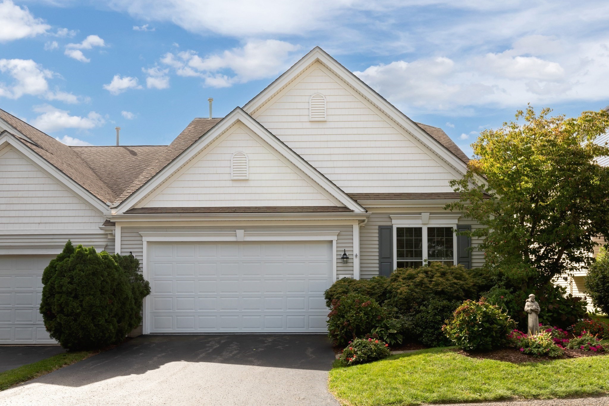 7 White Trellis Property Photo 38