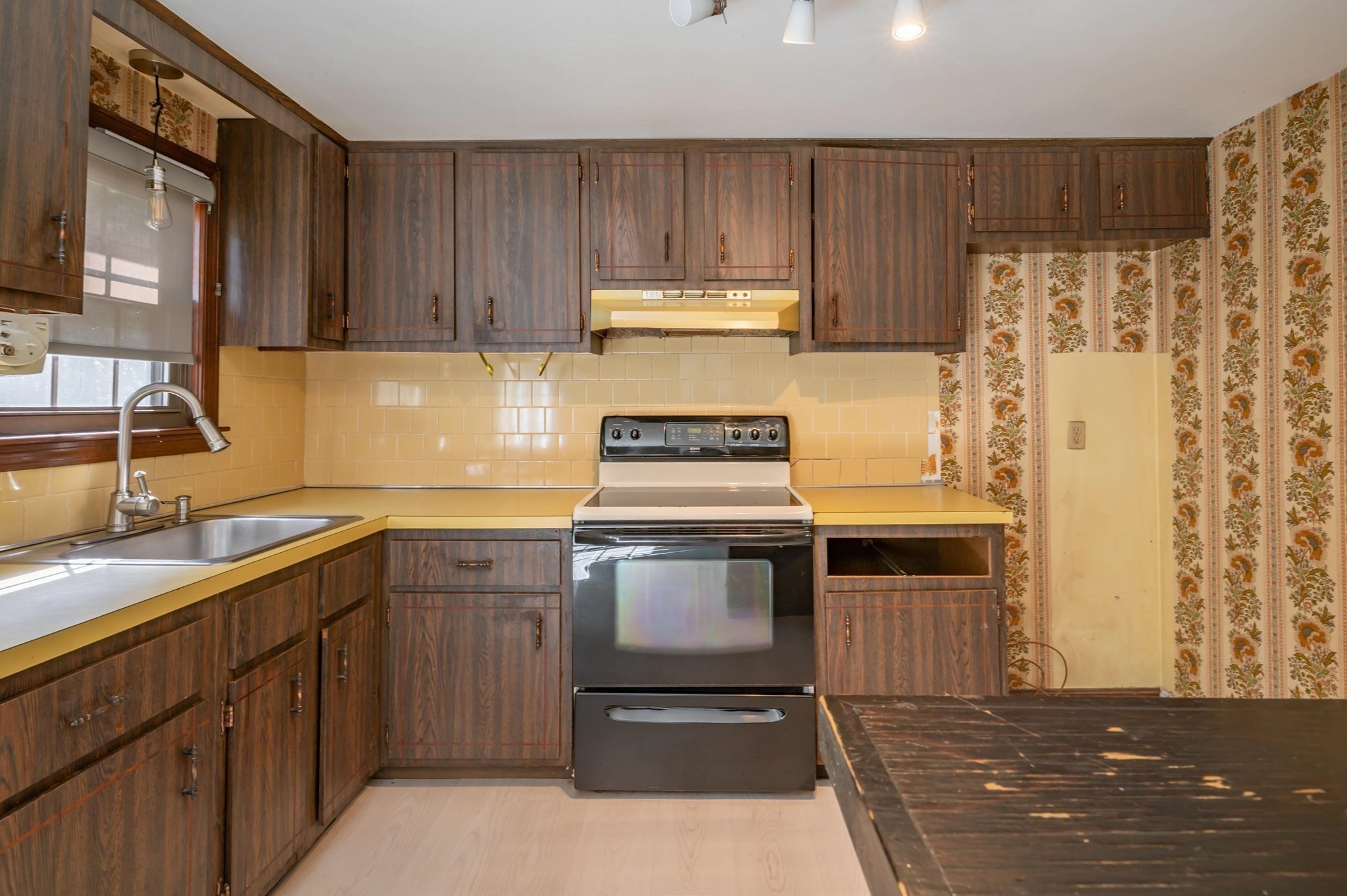 244 Hedges Pond Road Property Photo 12