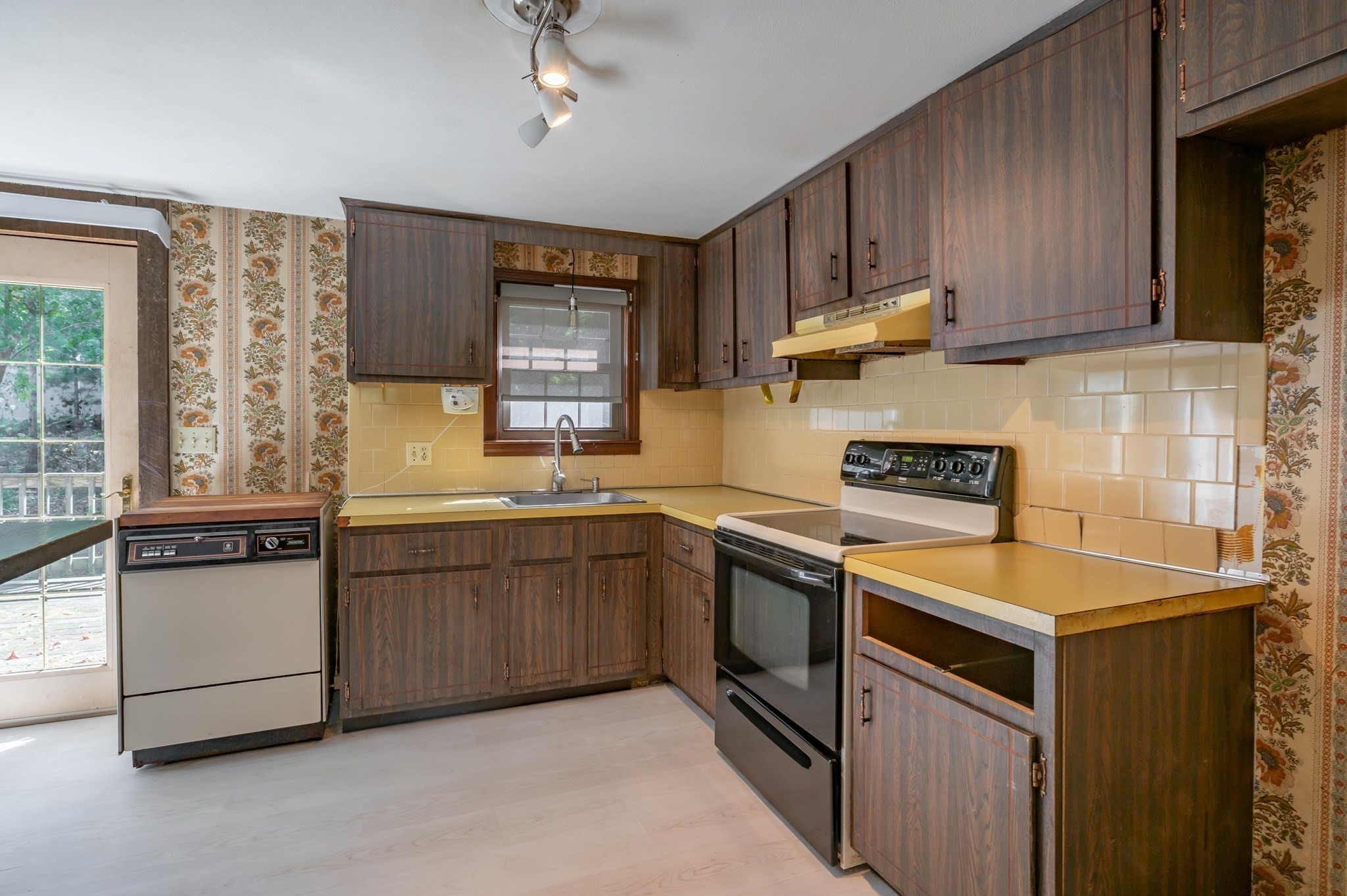 244 Hedges Pond Road Property Photo 14