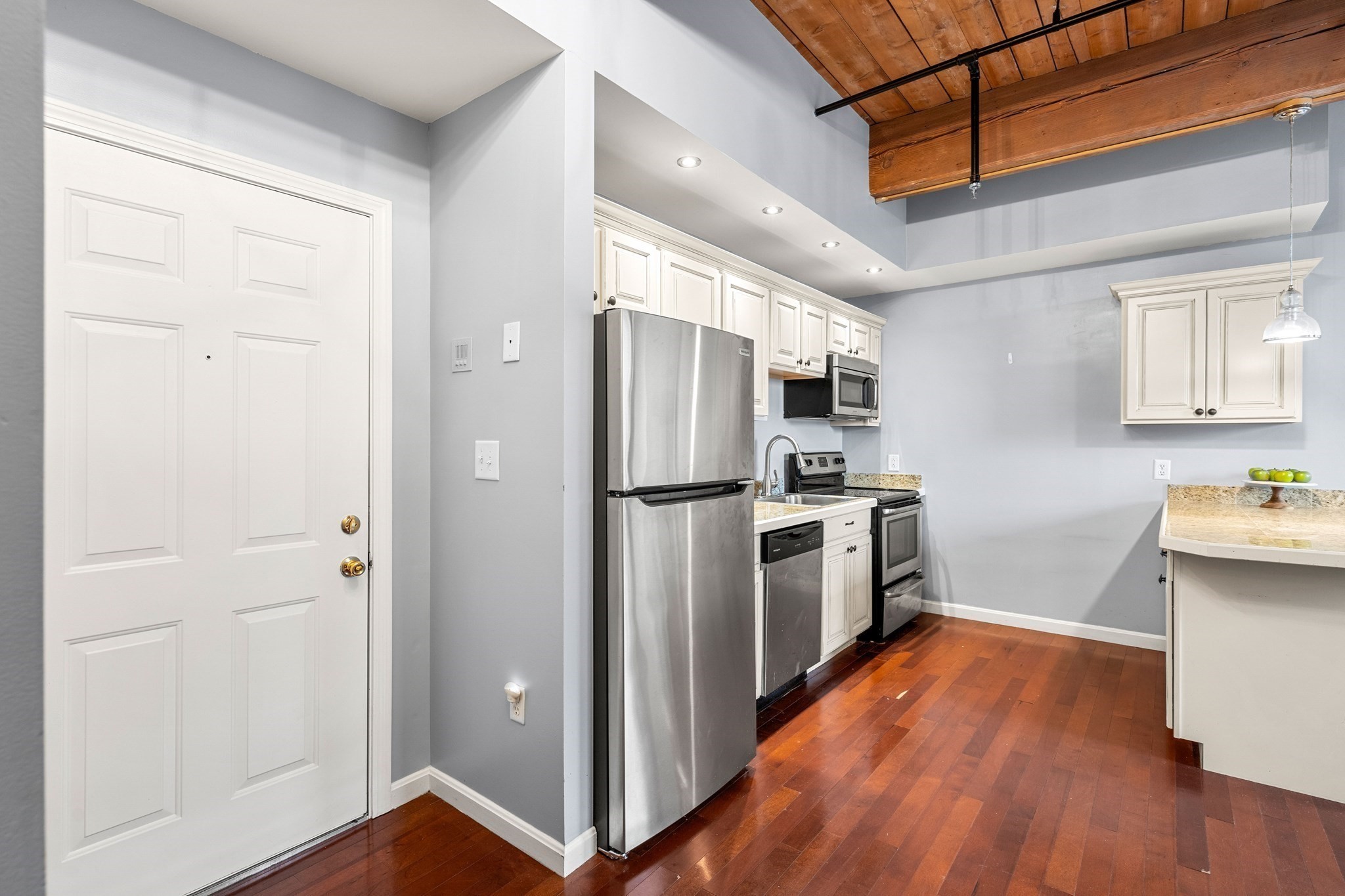 21 Wingate # 402 Property Photo 4