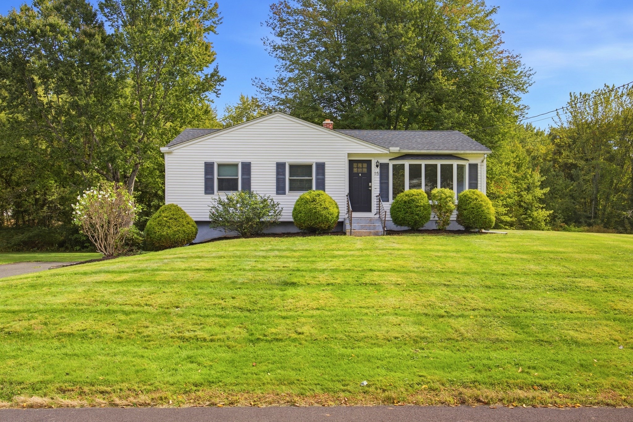 15 Edison Dr Property Photo 1