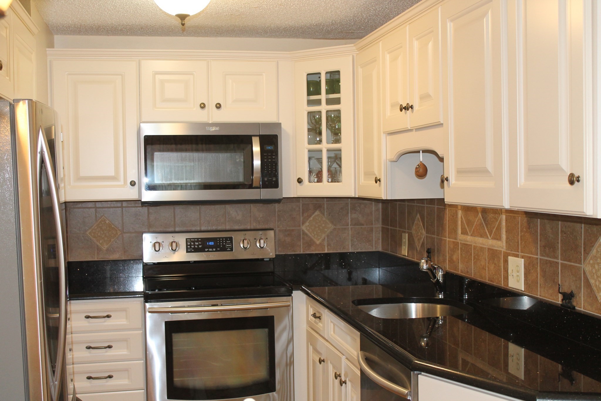 402 Twin Lakes Dr # 402 Property Photo 5