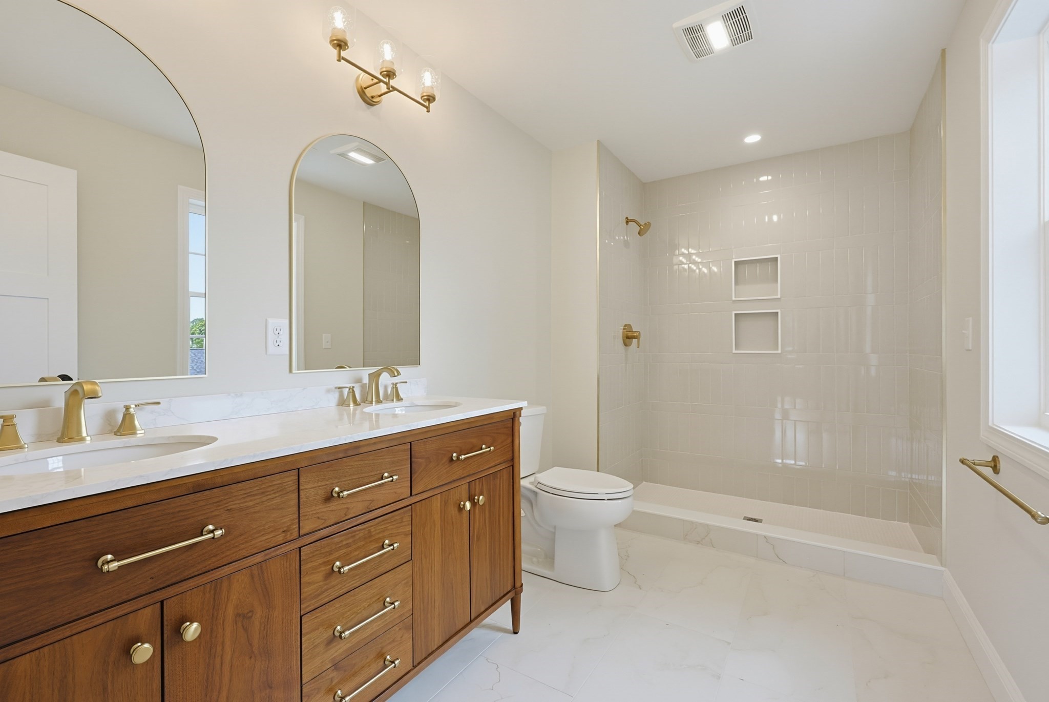 21 Dwinell Road # A Property Photo 27