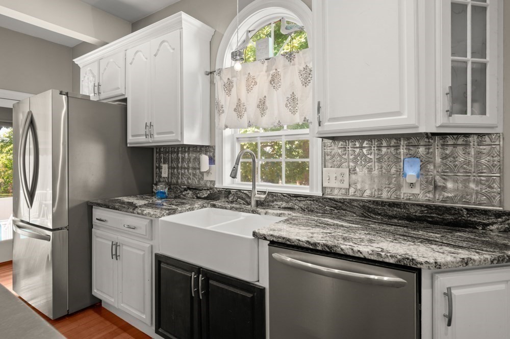 15 Perry St. Property Photo 6