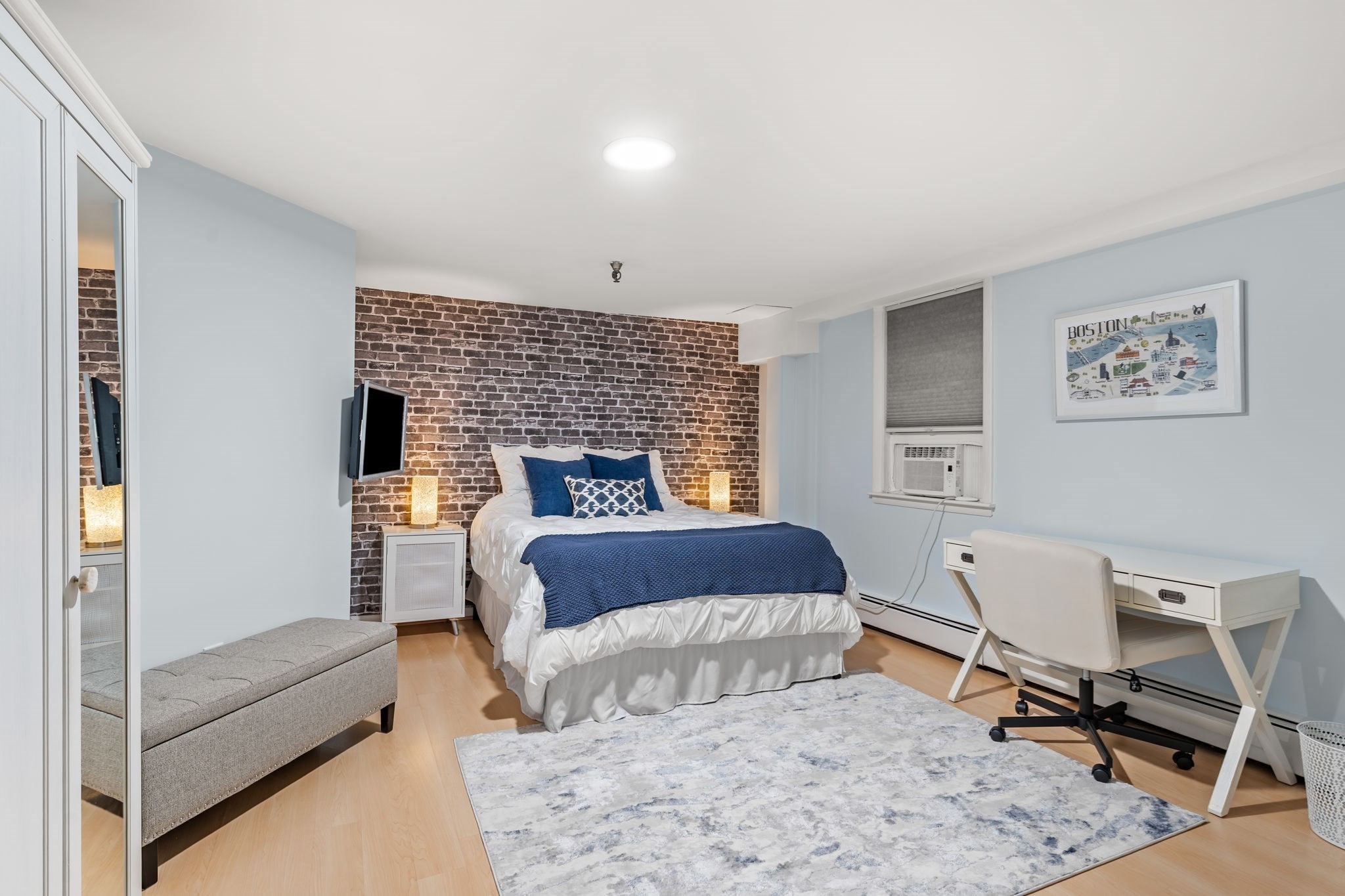 259 Beacon St # 4 Property Photo 8