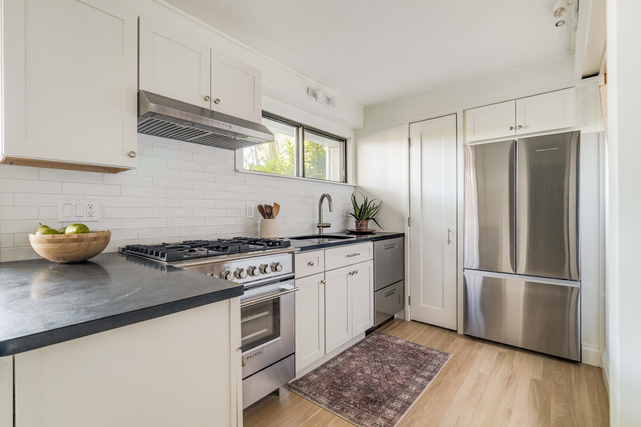 254 Garden Street Property Photo 10
