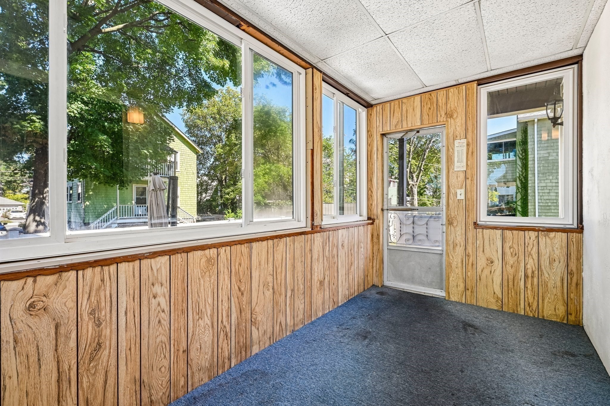 86 Wright Ave Property Photo 12