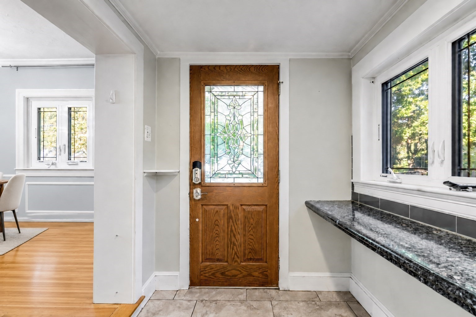 53 Westminster Ave Property Photo 3