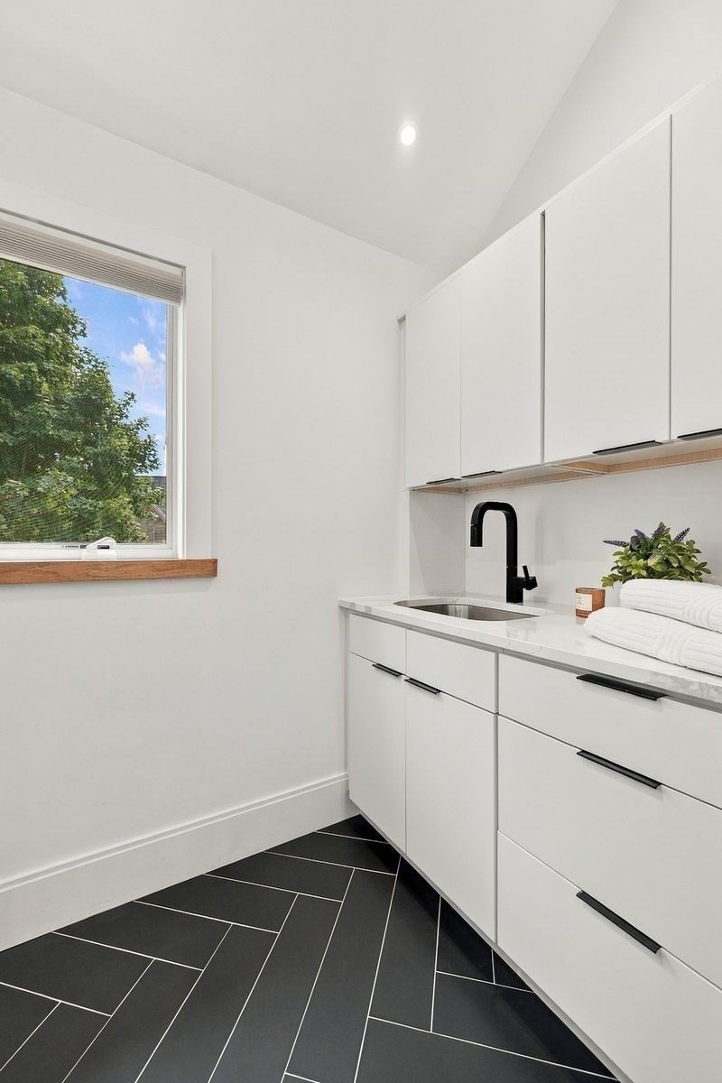 8 Dennison Ave Property Photo 29