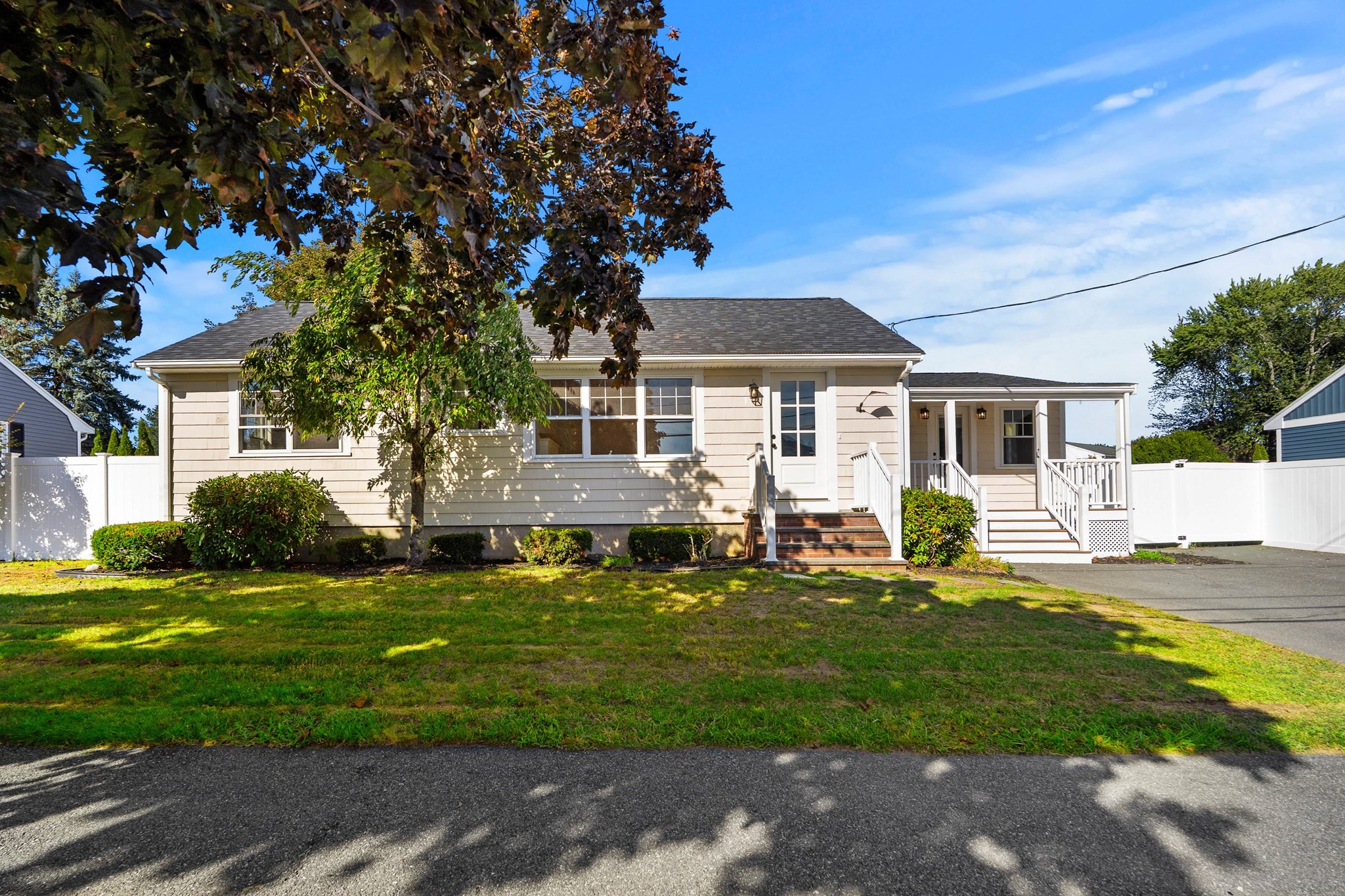36 Macarthur Blvd Property Photo 2