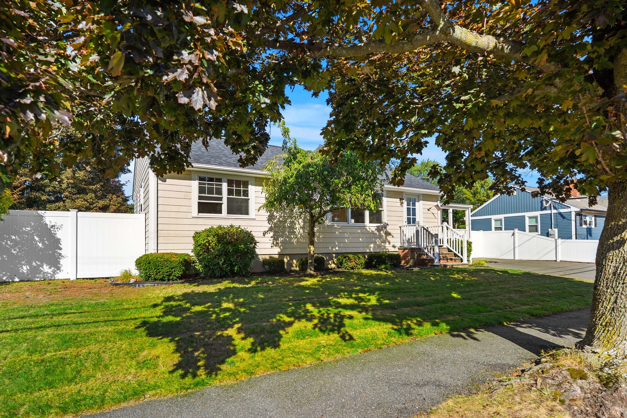 36 Macarthur Blvd Property Photo 3
