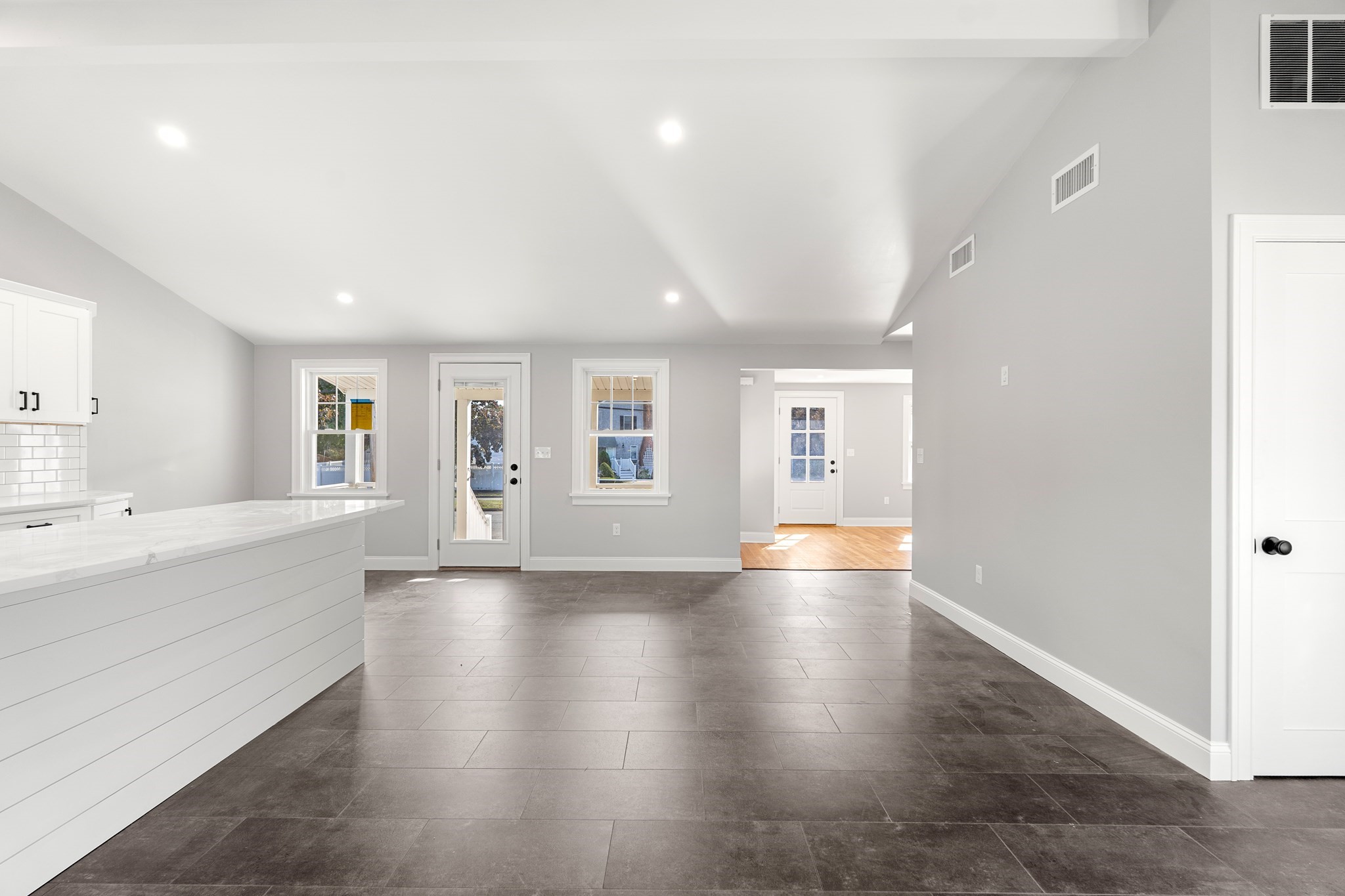 36 Macarthur Blvd Property Photo 22