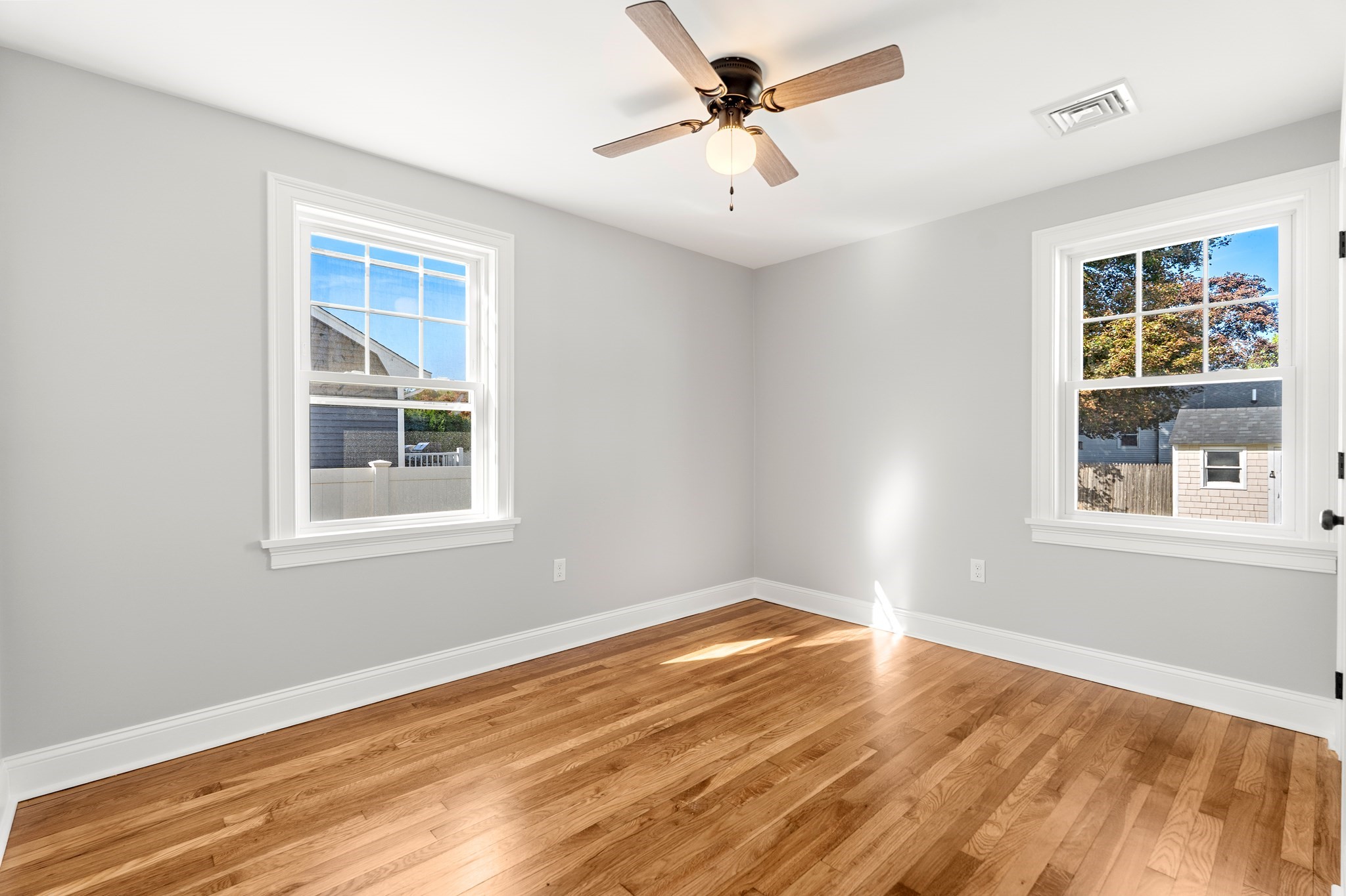 36 Macarthur Blvd Property Photo 37