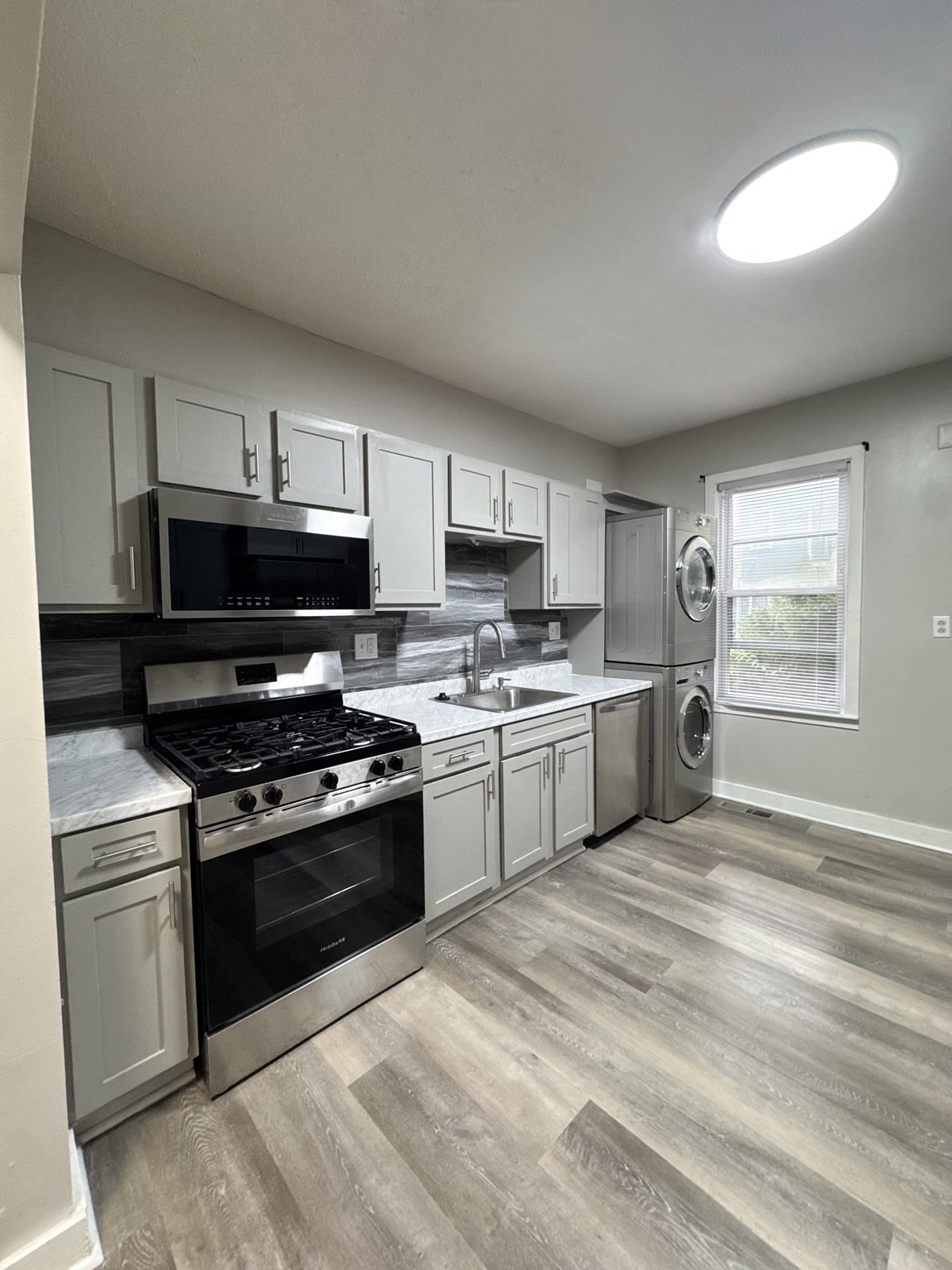 39 Oakwood St # 1 Property Photo 3