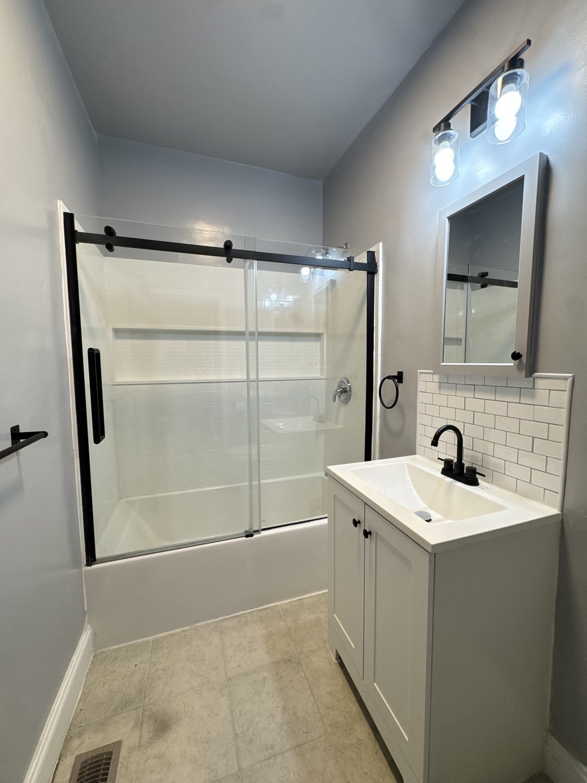 39 Oakwood St # 1 Property Photo 9