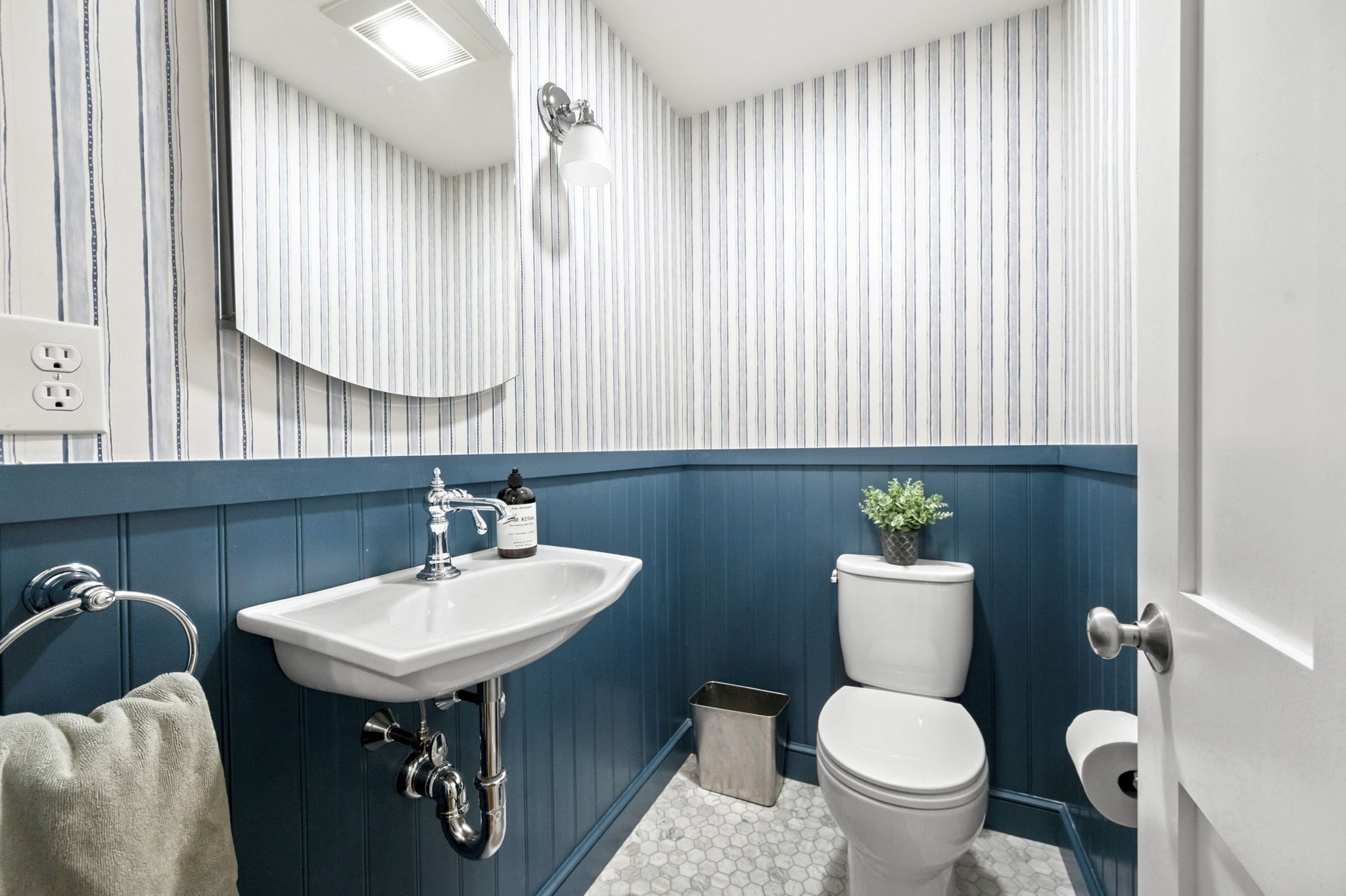 37 Century Ln Property Photo 14
