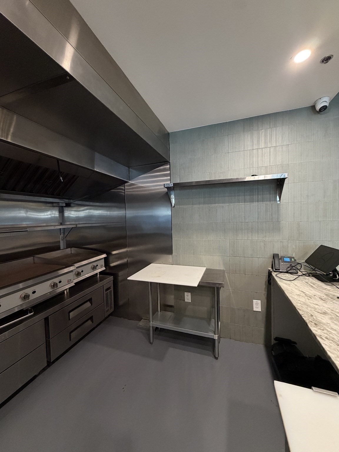 125 Essex Street Property Photo 6