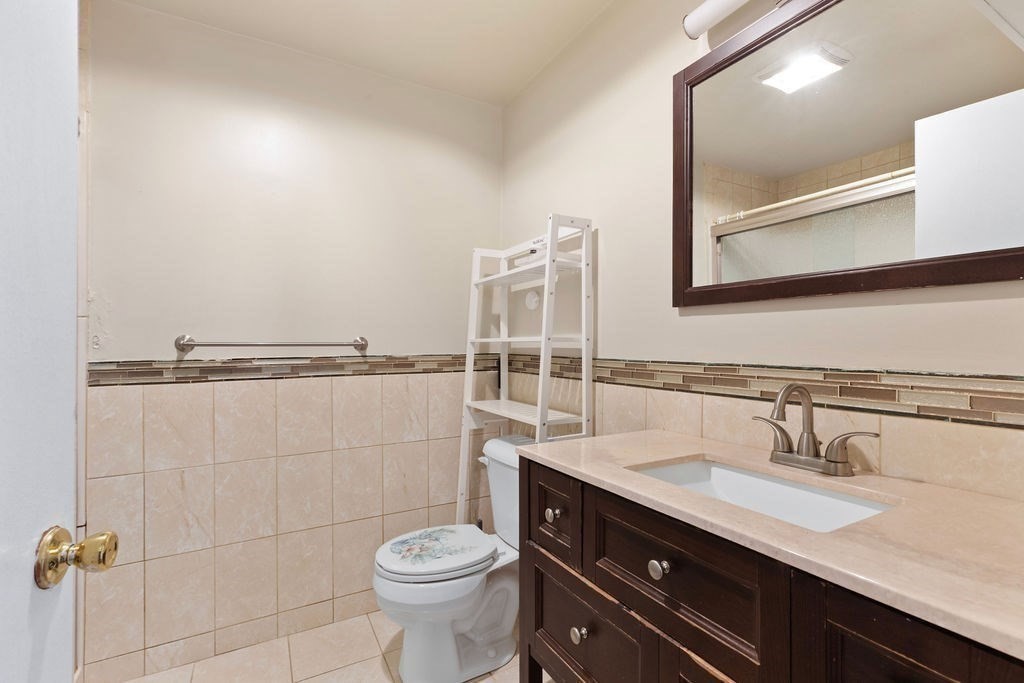71 Dwinell Rd Property Photo 16