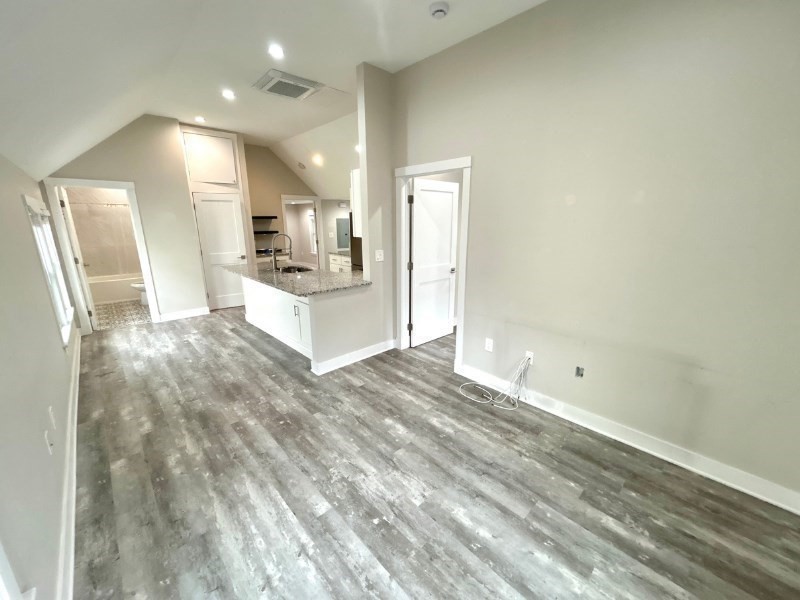 32 Jefferson St # 1 Property Photo 6