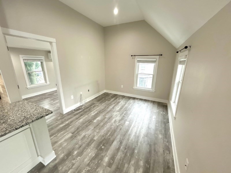 32 Jefferson St # 1 Property Photo 8