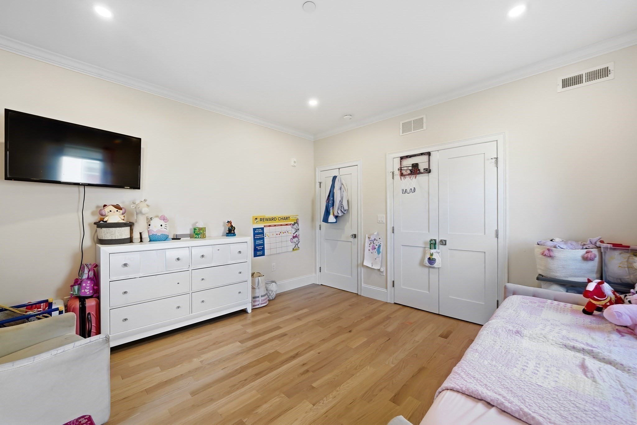 109 Ellington St # 2 Property Photo 16