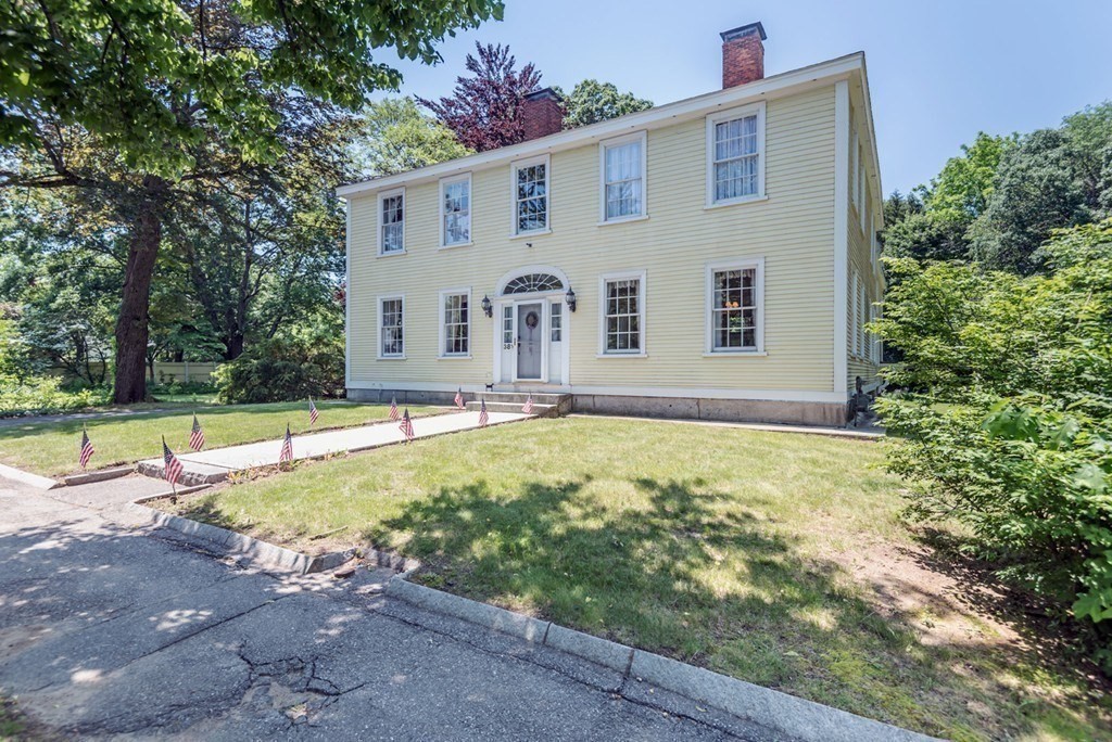 381 Boston Rd Property Photo 1