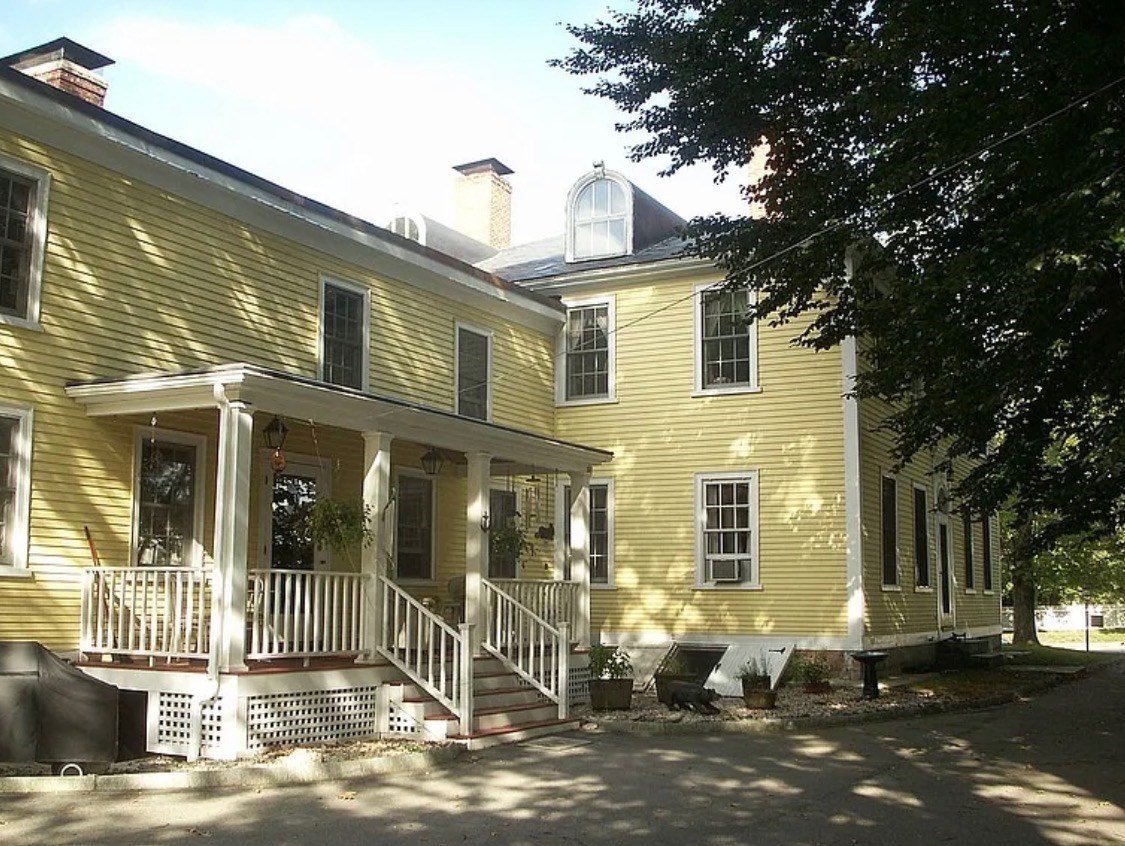 381 Boston Rd Property Photo 5