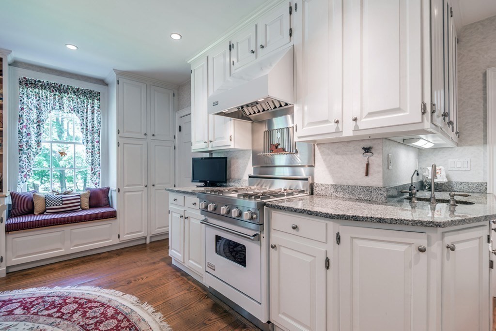 381 Boston Rd Property Photo 14