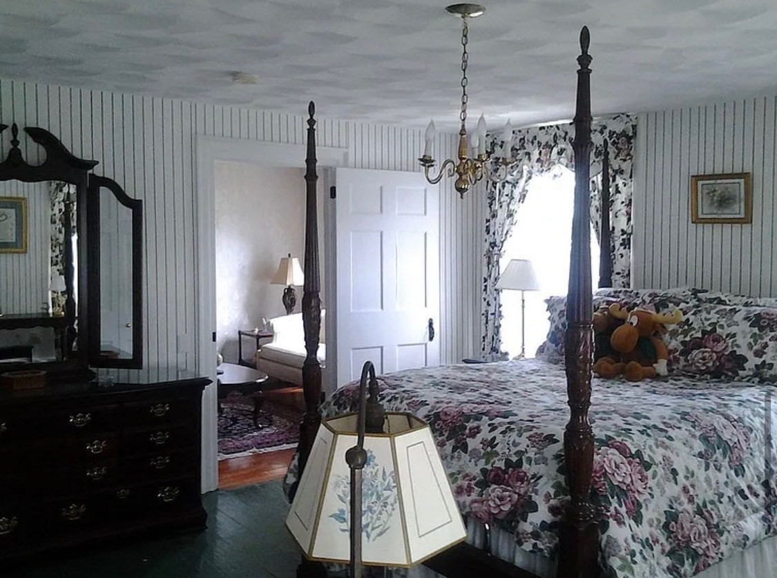 381 Boston Rd Property Photo 32