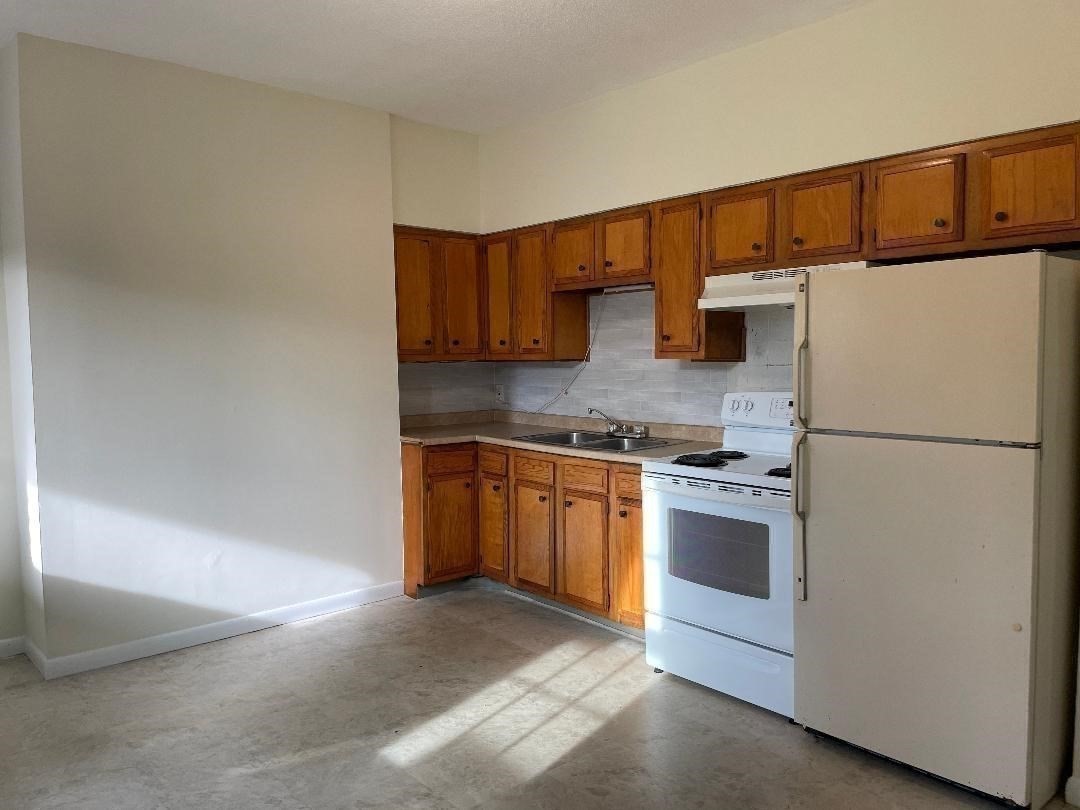 13 Center Street Property Photo 12