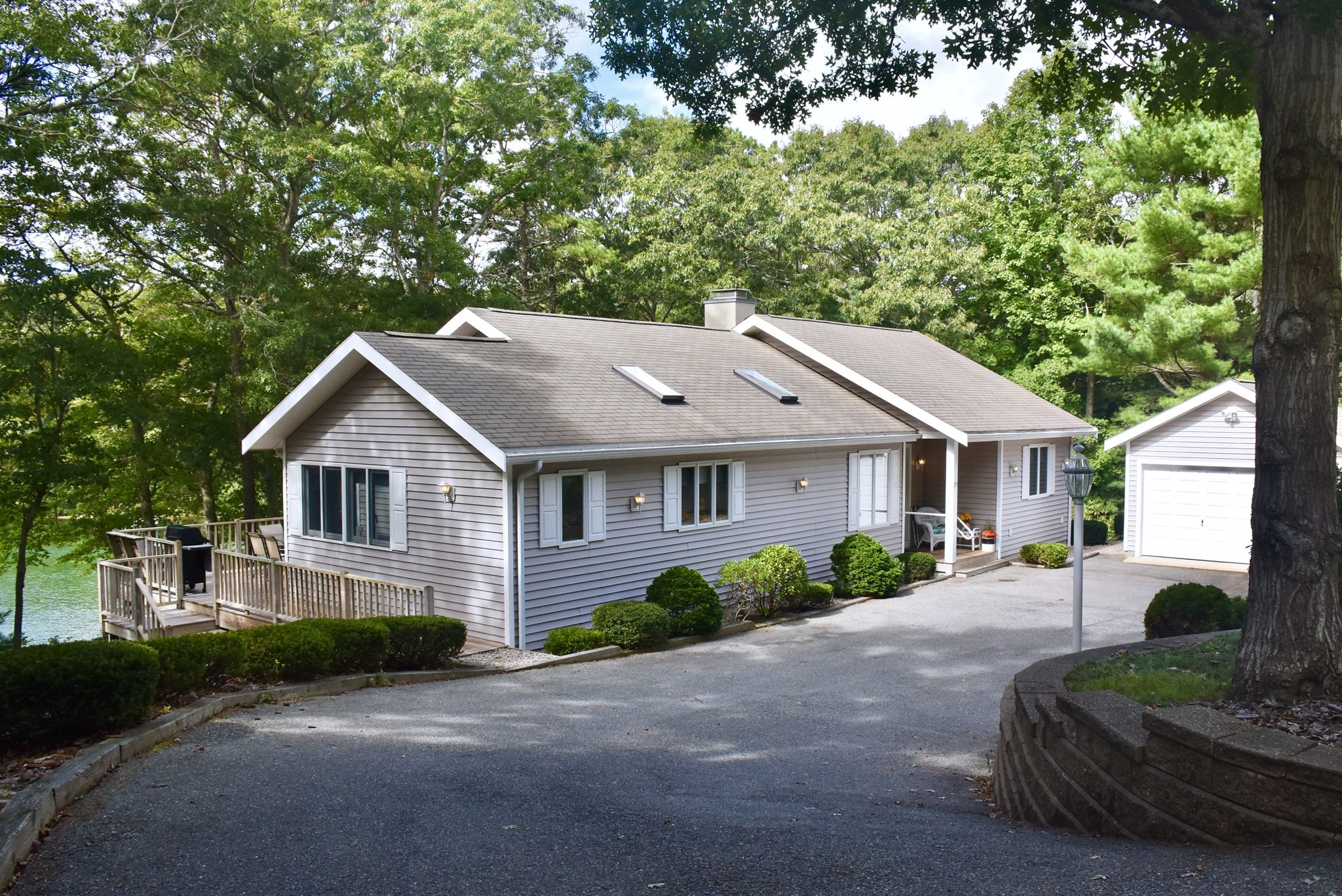 195 Lake Shore Dr Property Photo 1