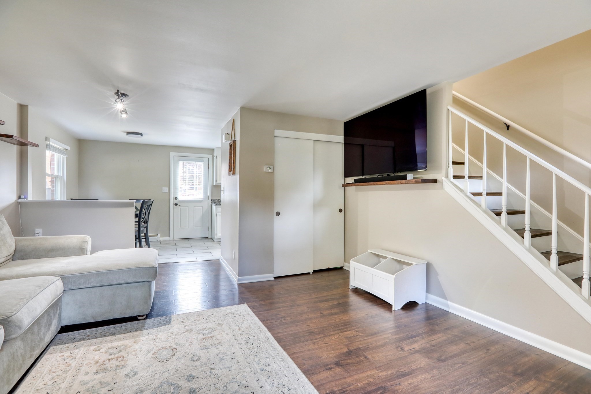 49 Kingston # 49 Property Photo 5